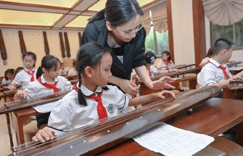 中小學5+2課后服務全面推行，教師面臨996工作制挑戰